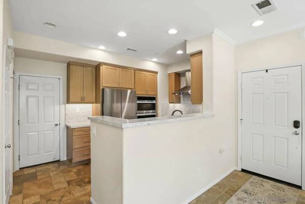 2704 Prato Ln, San Diego, CA 92108
