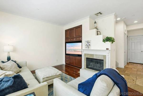 2704 Prato Ln, San Diego, CA 92108