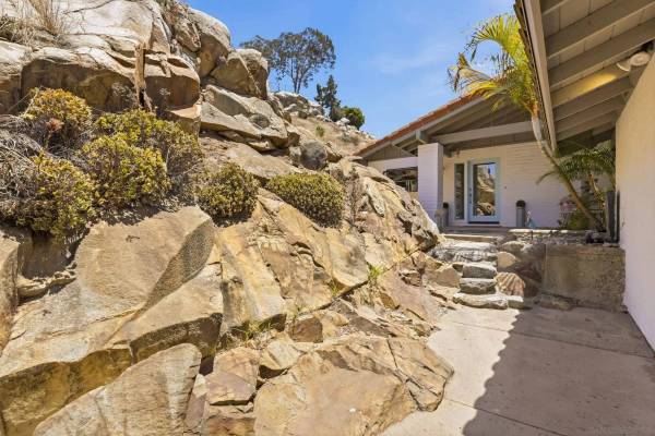 1504 Merritt Drive, El Cajon, CA 92020