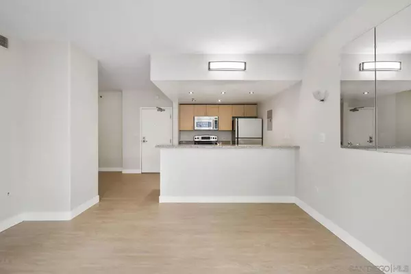 425 W Beech St #1003, San Diego, CA 92101