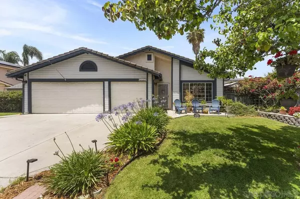 9942 Theresa Ln, Santee, CA 92071