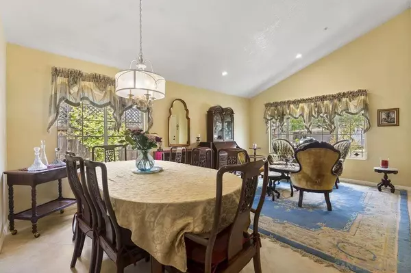 9942 Theresa Ln, Santee, CA 92071