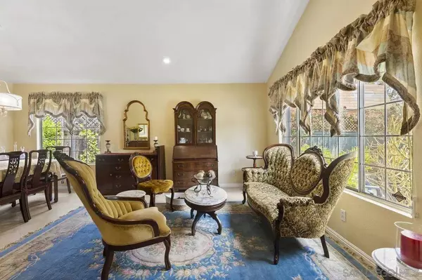 9942 Theresa Ln, Santee, CA 92071