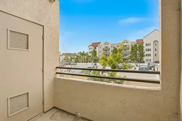 3927 Nobel Dr #42, San Diego, CA 92122