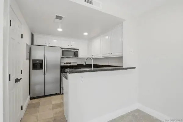 3927 Nobel Dr #42, San Diego, CA 92122