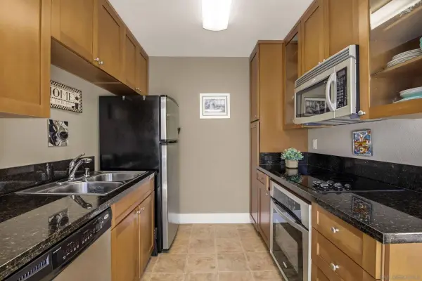 8581 Villa La Jolla Dr #G, La Jolla, CA 92037