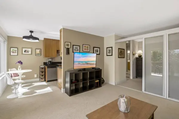 8581 Villa La Jolla Dr #G, La Jolla, CA 92037