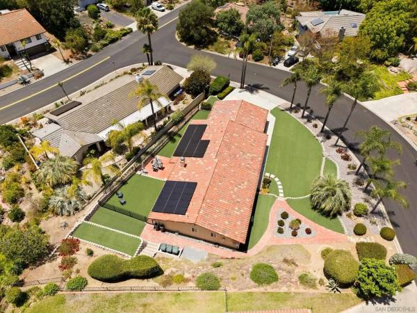 28221 Stonington, Escondido, CA 92026