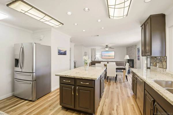28221 Stonington, Escondido, CA 92026