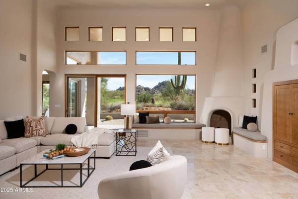 10457 E MONUMENT Drive N, Scottsdale, AZ 85262