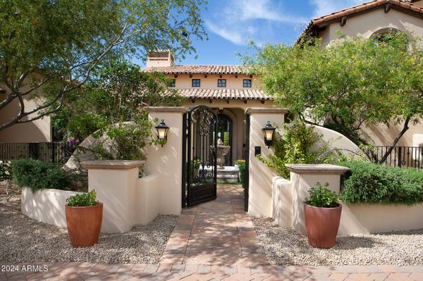 10728 E COTTONTAIL Lane, Scottsdale, AZ 85255