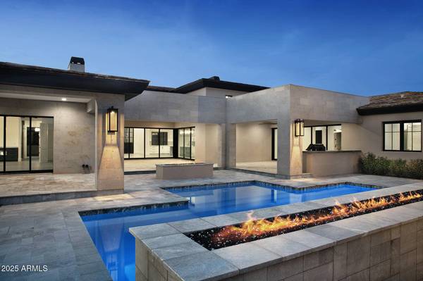 8333 E WHISPER ROCK Trail