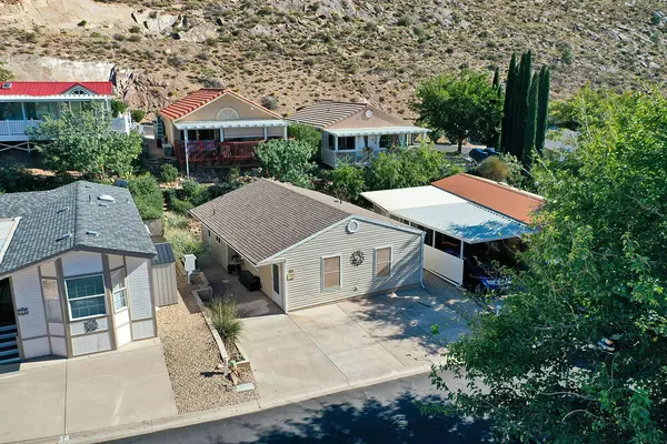 33 Redbluff DR, Hurricane, UT 84737