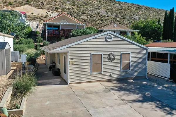 33 Redbluff DR