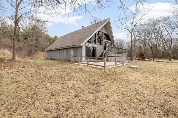 W327S3605 Mesa Trl, Genesee, WI 53118