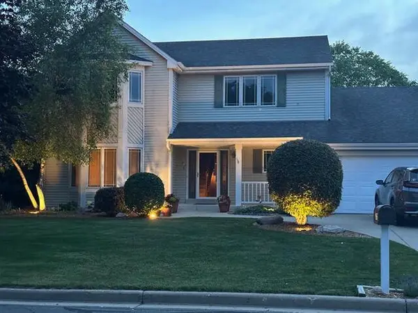 186 Granary Cir, Hartland, WI 53029