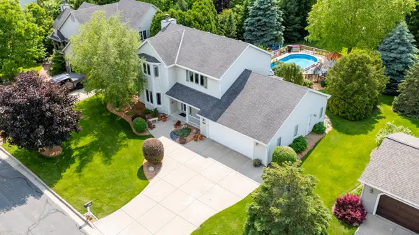 186 Granary Cir, Hartland, WI 53029