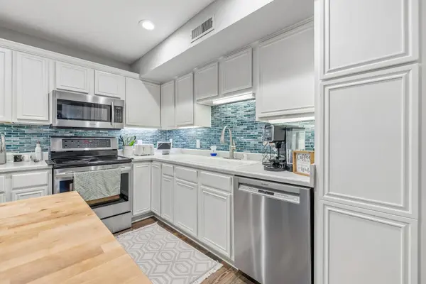 N16W26593 Tall Reeds Ln Unit E, Pewaukee, WI 53072