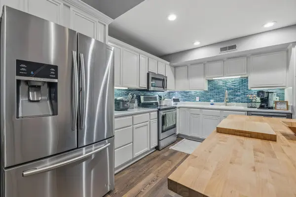 N16W26593 Tall Reeds Ln Unit E, Pewaukee, WI 53072