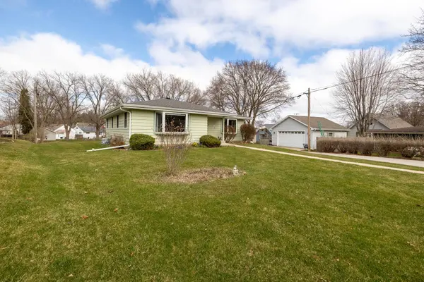 200 S Greenfield Ave, Waukesha, WI 53186