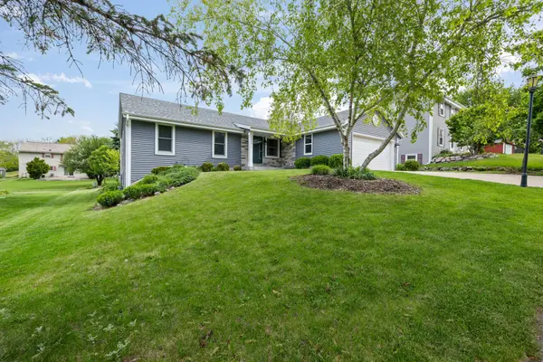 2722 Field Dr, Waukesha, WI 53188