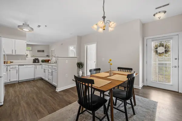 S77W19462 Lakewood Dr, Muskego, WI 53150