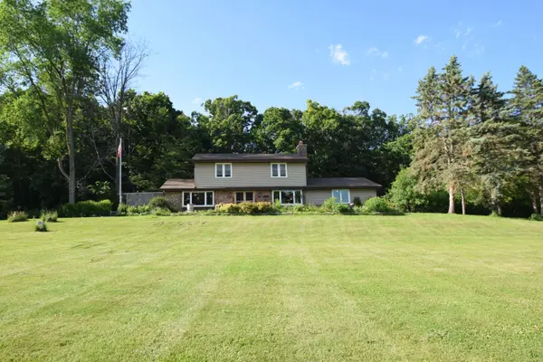 W250S4461 Center Rd, Waukesha, WI 53189
