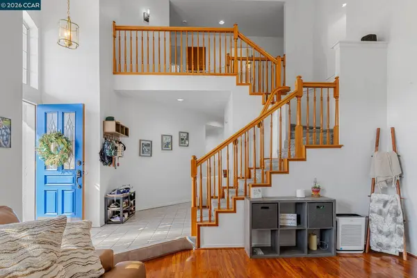 8675 Falmouth Way, Sacramento, CA 95823