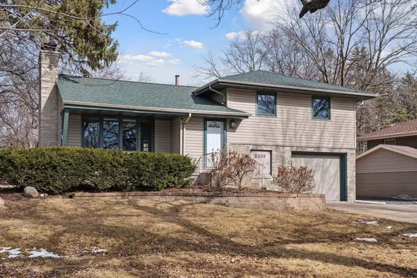 2908 Sumter AVE N, New Hope, MN 55427