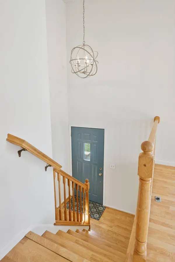 8280 Cypress LN, Eden Prairie, MN 55347