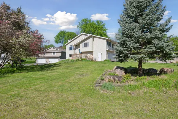 8280 Cypress LN, Eden Prairie, MN 55347