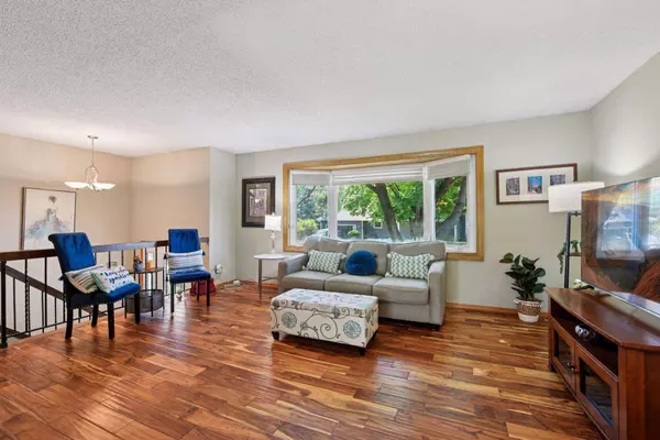 1485 Cardinal LN, Chaska, MN 55318