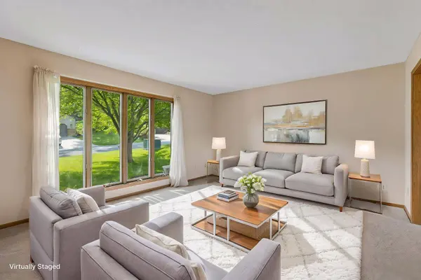 7885 Kingsview LN N, Maple Grove, MN 55311