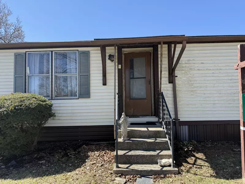 3486 Lil Wolf Dr, Orefield, PA 18069-2135