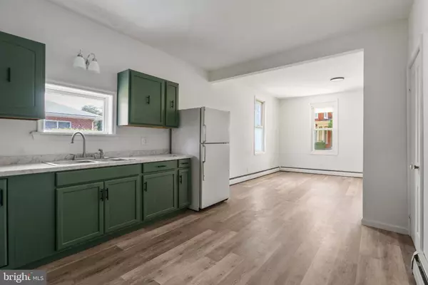 1 E BROAD ST, Annville, PA 17003