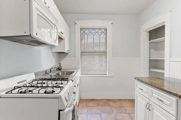 3 Grosvenor Park #2, Lynn, MA 01902