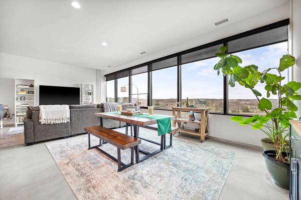 5601 Smetana DR #701, Minnetonka, MN 55343