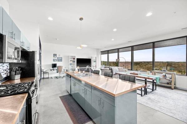 5601 Smetana DR #701, Minnetonka, MN 55343