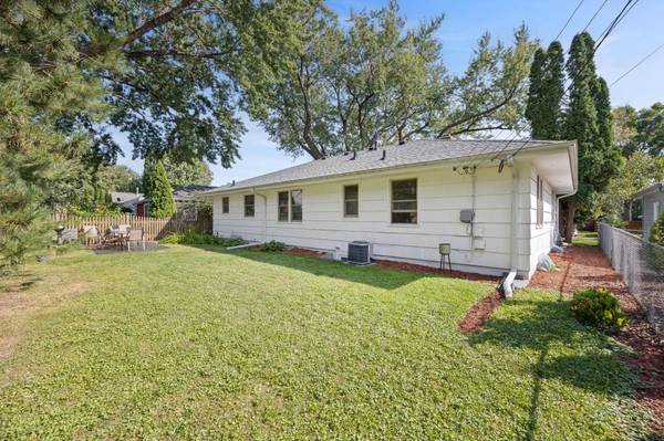 5044 W 56th ST, Edina, MN 55436