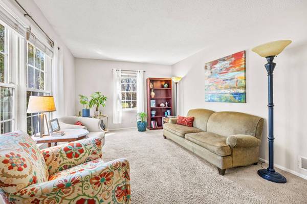 20 Milbert RD, Minnetonka, MN 55305