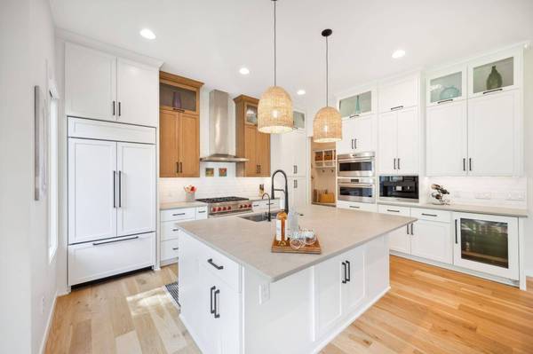 27865 Brynmawr PL, Shorewood, MN 55331