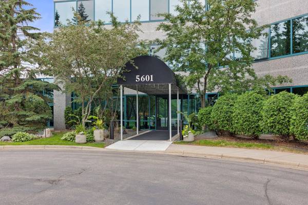 5601 Smetana DR #412, Minnetonka, MN 55343