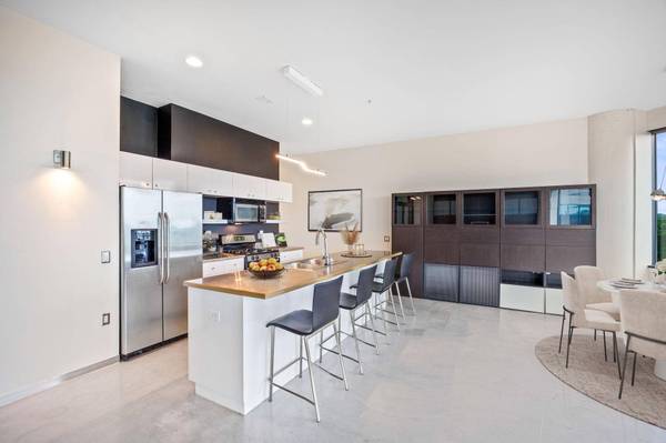 5601 Smetana DR #412, Minnetonka, MN 55343