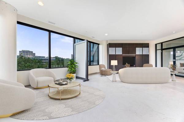 5601 Smetana DR #412, Minnetonka, MN 55343