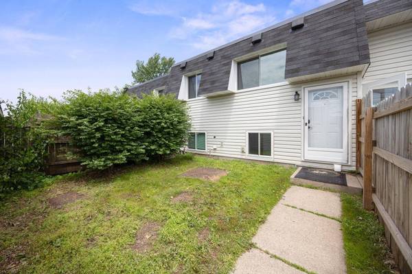 3857 Conroy TRL, Inver Grove Heights, MN 55076