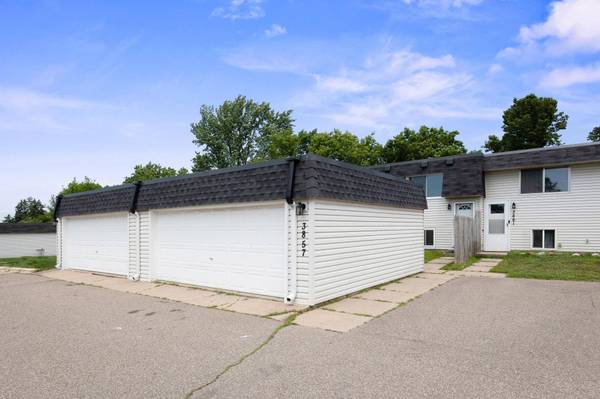 3857 Conroy TRL, Inver Grove Heights, MN 55076