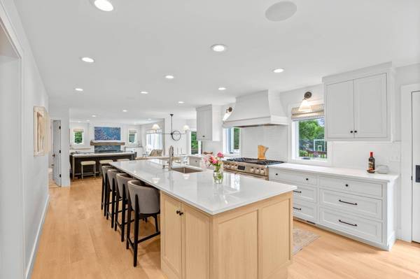 15915 46th AVE N, Plymouth, MN 55446