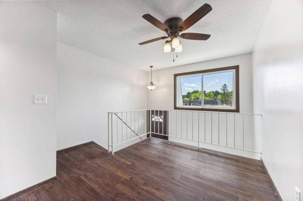 3857 Conroy TRL, Inver Grove Heights, MN 55076