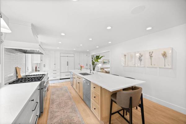 15915 46th AVE N, Plymouth, MN 55446