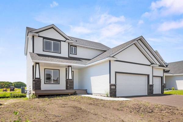 629 Sierra Pkwy, Waconia, MN 55387